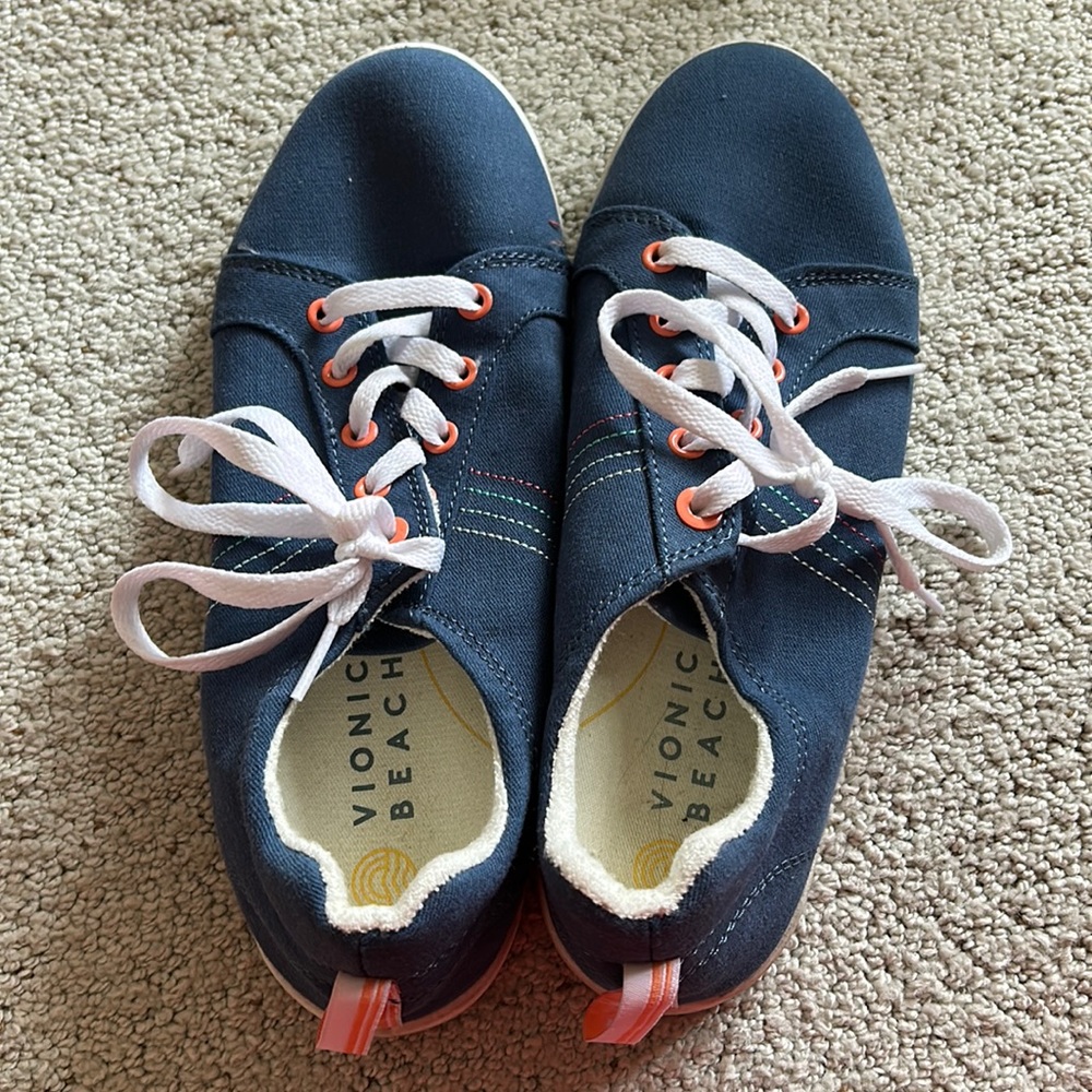 Vionic sneakers! So cute!